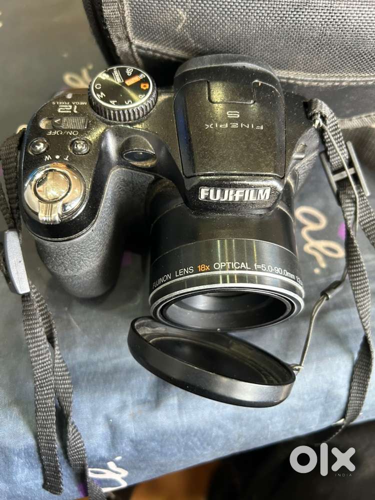 FUJIFILM  Camera (Black) FUJIFILM