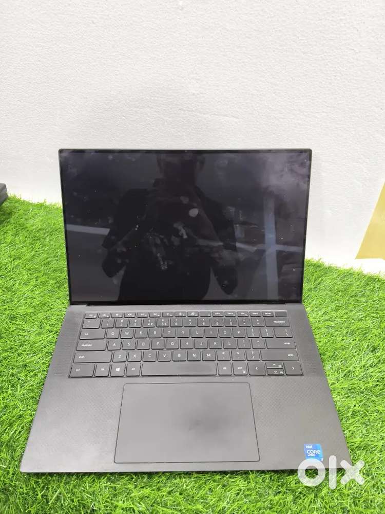 Dell Laptop 5560 i7-11th Gen 32GB RAM 1TB SSD 1 Year Warranty Free Bag