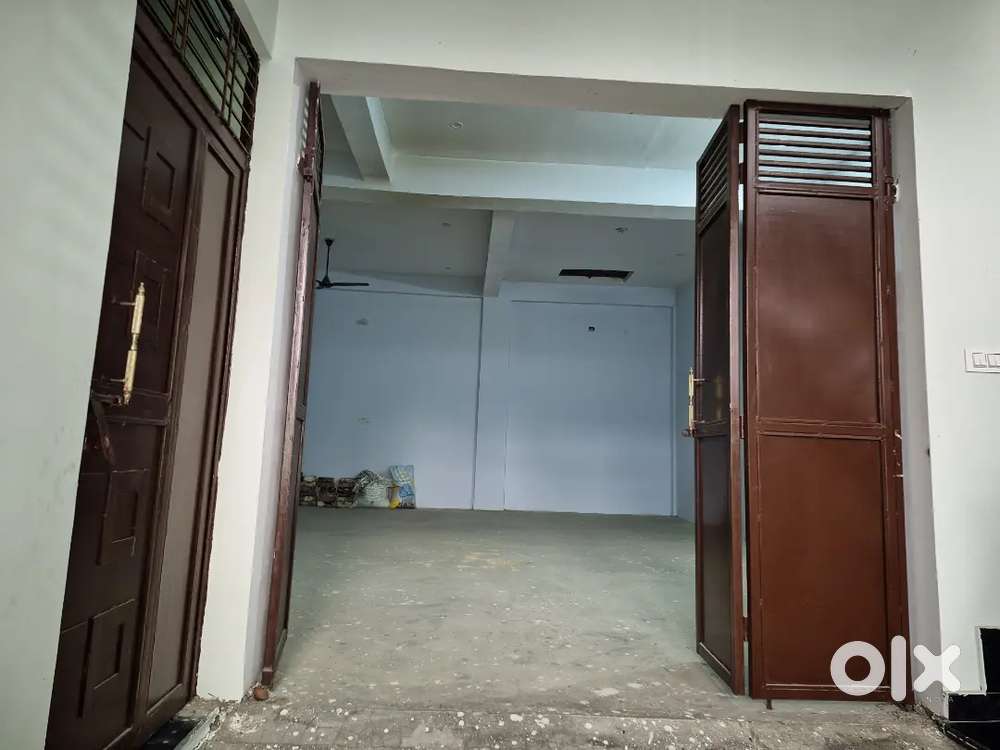 2500 sqr feet hall for godown office and shop