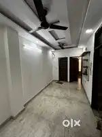 3 BHK with Lift and Parking in Rani Bagh Area (20k Rent, 40k Deposit)