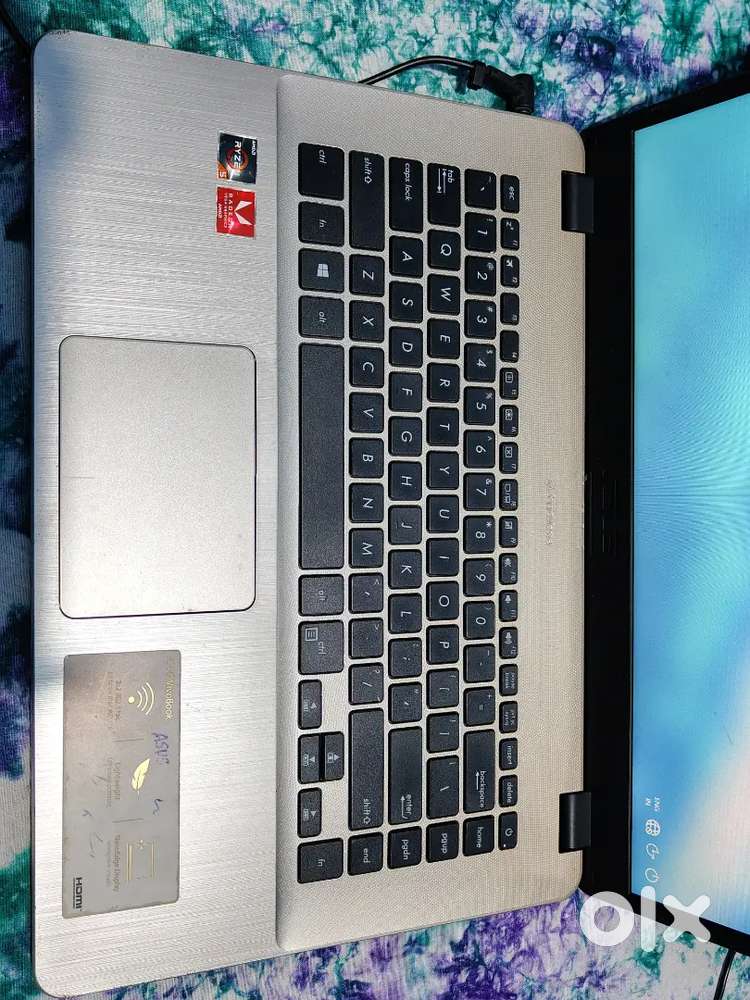 Asus Vivobook Ryzen 5