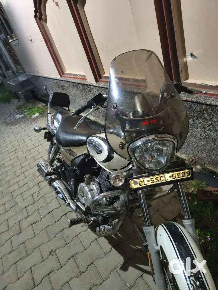 Bajaj Avengers