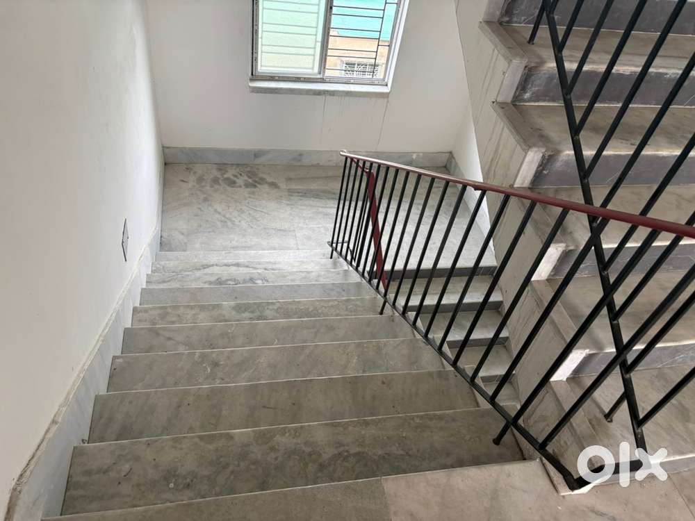 Flat on 4th floor, airy and full light