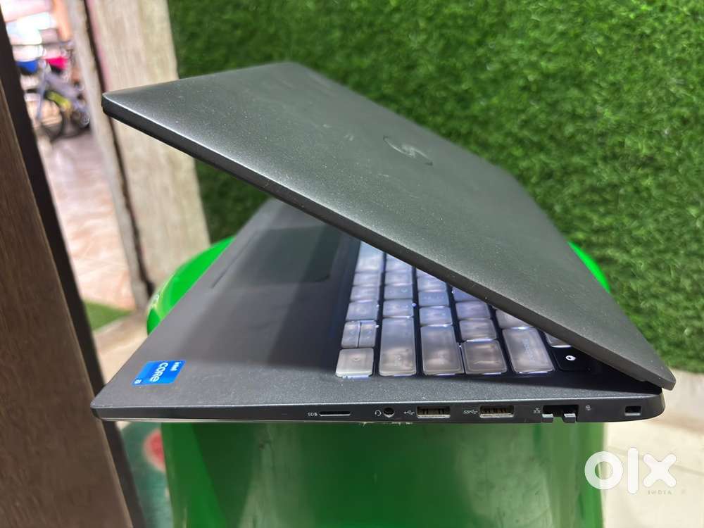 Dell i5 11th gen high speed like new, led keyboard 14 inc