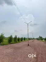 Damar road se lga hua km rate me farm house plot uplabdh hai