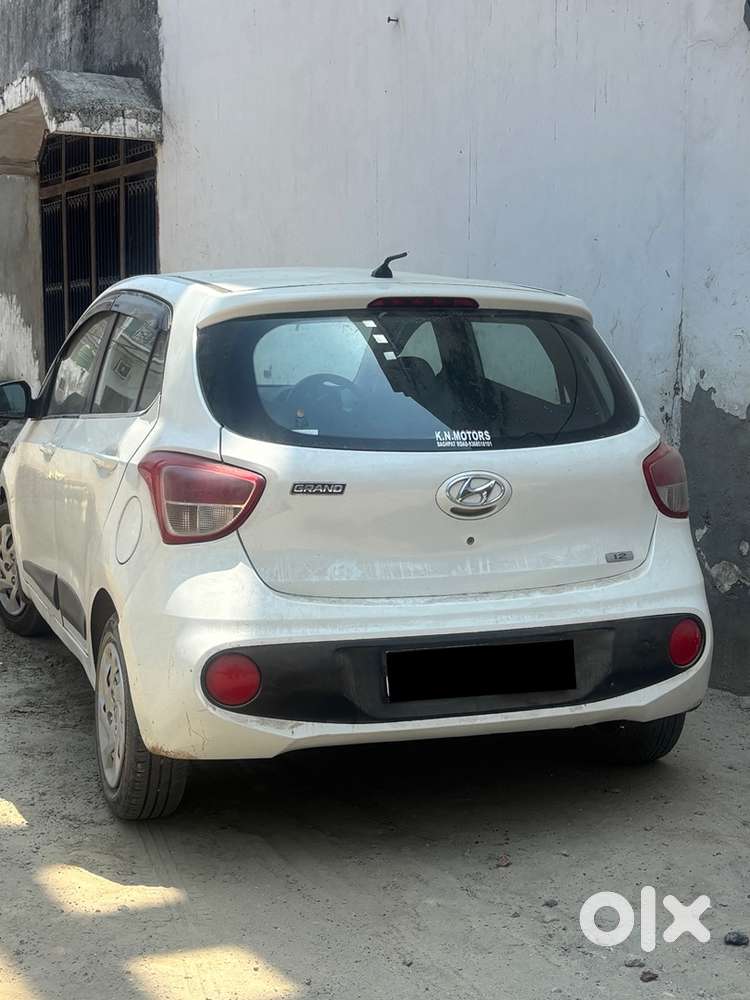 Hyundai Grand i10 2017 Petrol Well Maintained