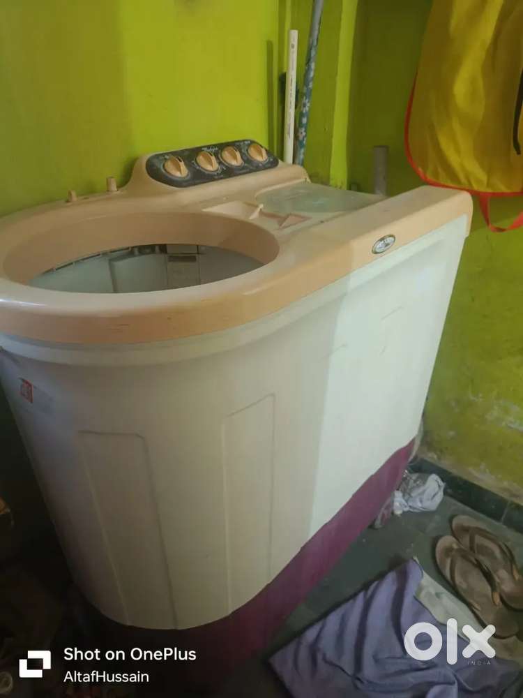 Whirlpool semi automatic 7.5 kg washing machine