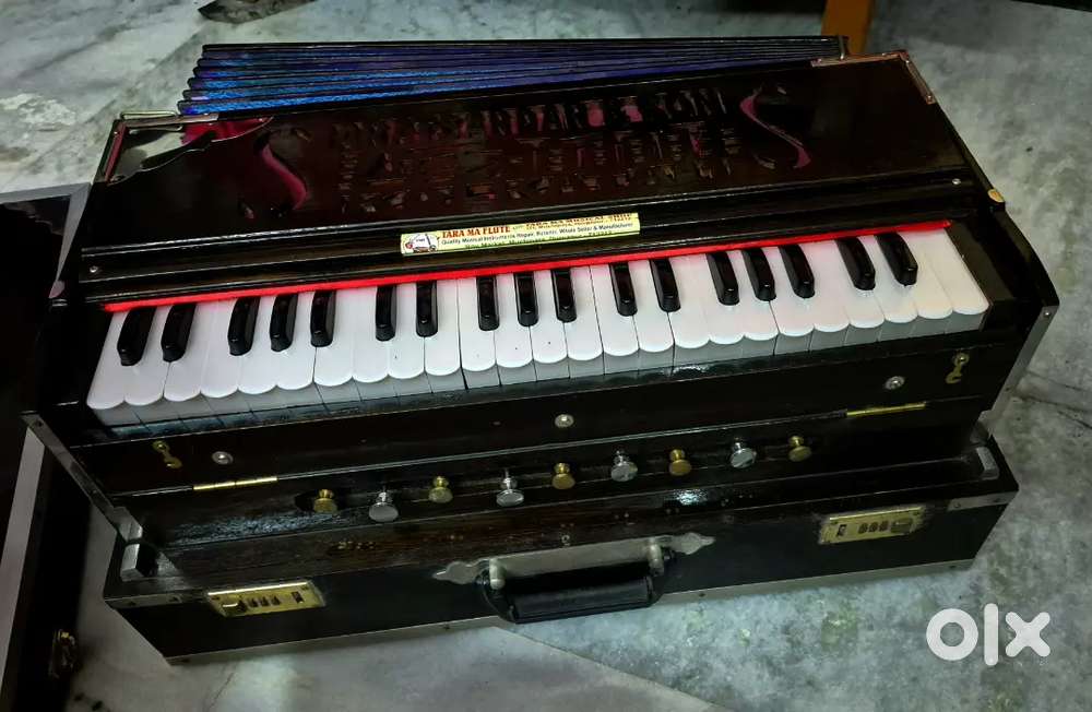 Premium Harmonium by Sarat Sardar & Sons (Kolkata) – Best Condition