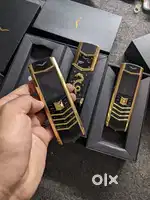 Vertu dragon keypad mobile with box available