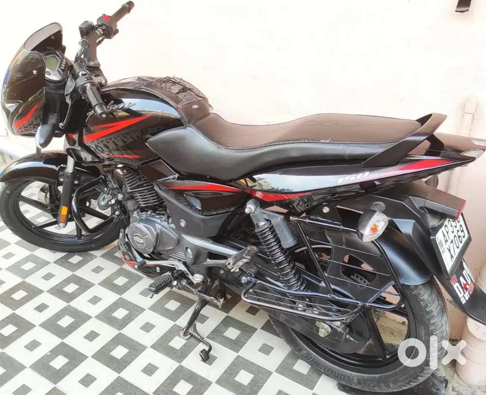 Bajaj pulsar 150 cc model 2020 new battery 2 key one hand use