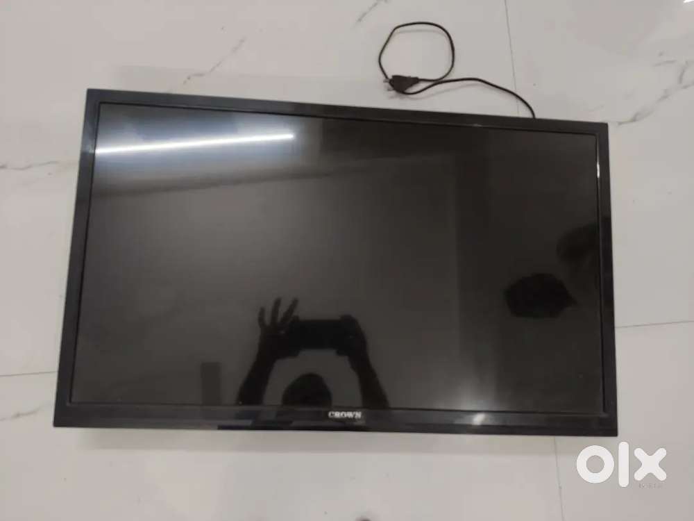 Crown led TV 32 inch screen crack