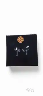 Black earbuds with premium quality sound bluetooth headset black,