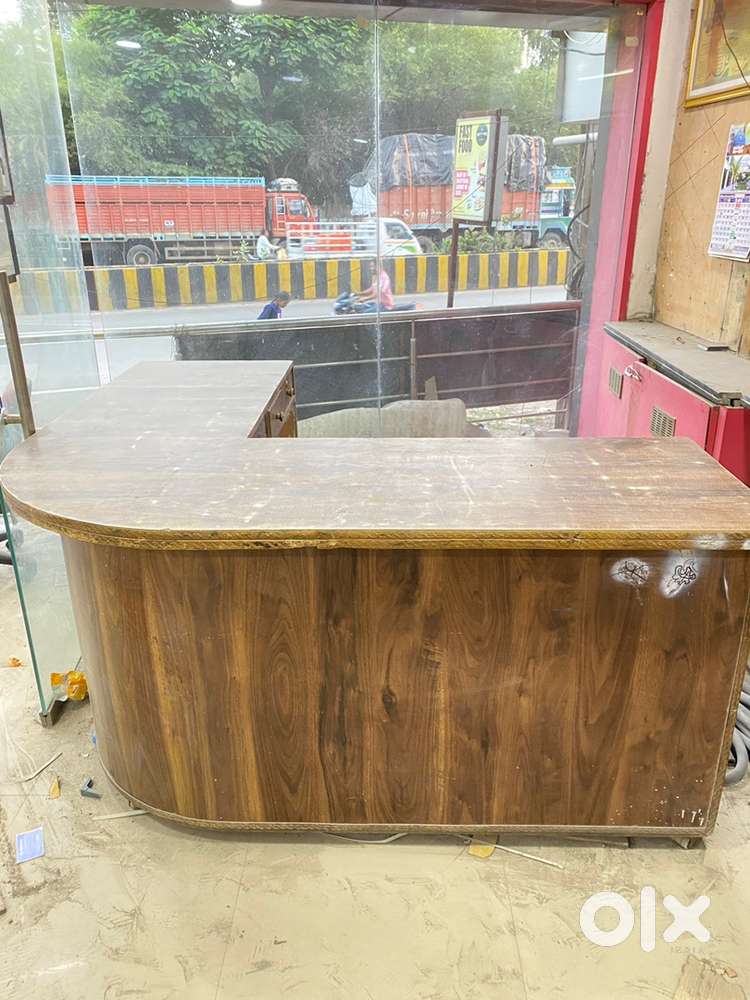 Reception counter