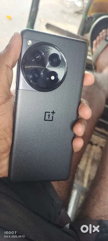 Brand new condition but after patch update line issue aa gaya