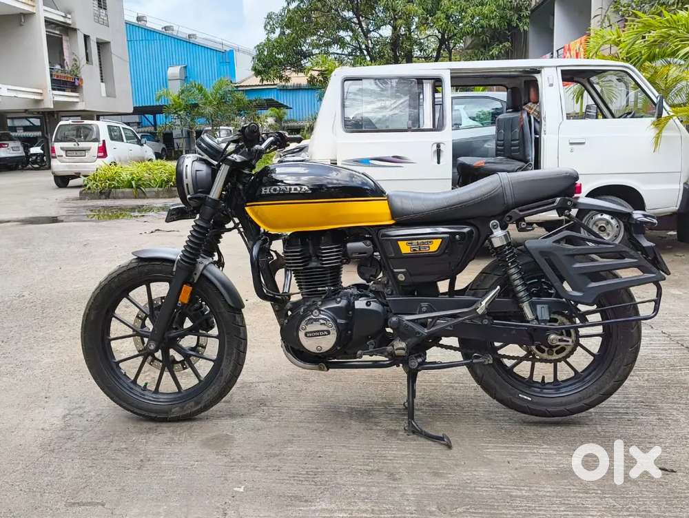 Single owner , maintain at service center, all genuine parts,