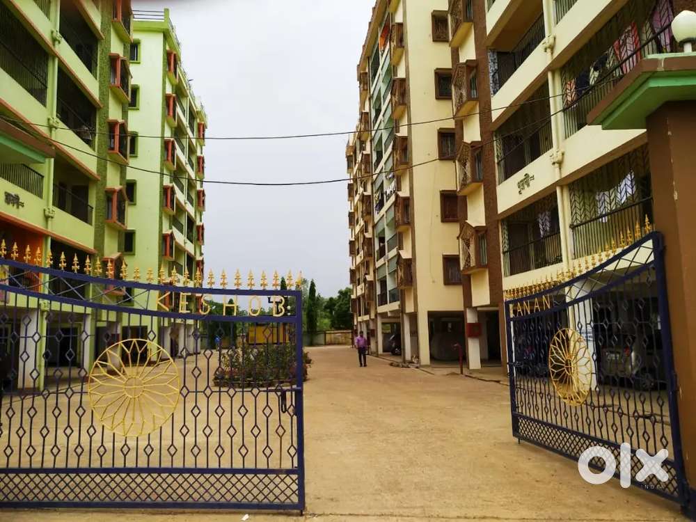 Ready to move flat urgent recruitment for sale with car parking