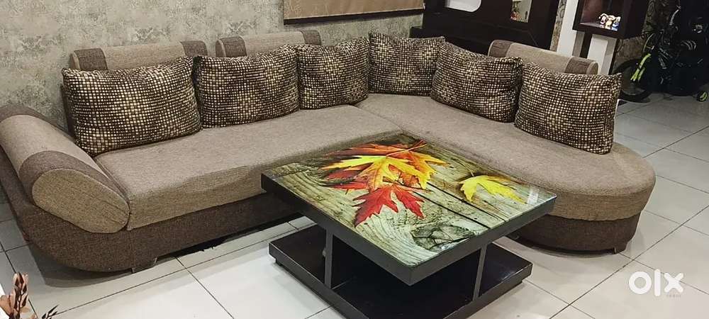 7 seater sofa with cushion, center table , suthi