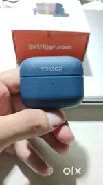 Trigger earbud