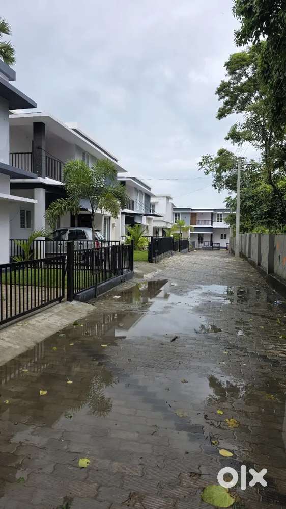 GATED COMMUNITY VILLA