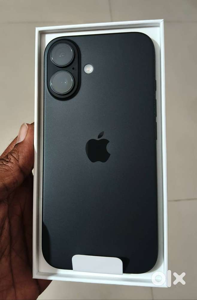 Brand New Apple iPhone 16 Non-Activated  1 Year Apple Warranty
