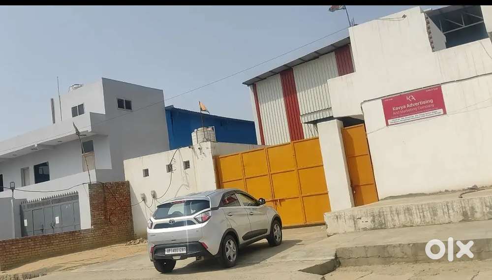 Raj Nagar Extension m 4537gaj zameen h mere hi name h clean paper h