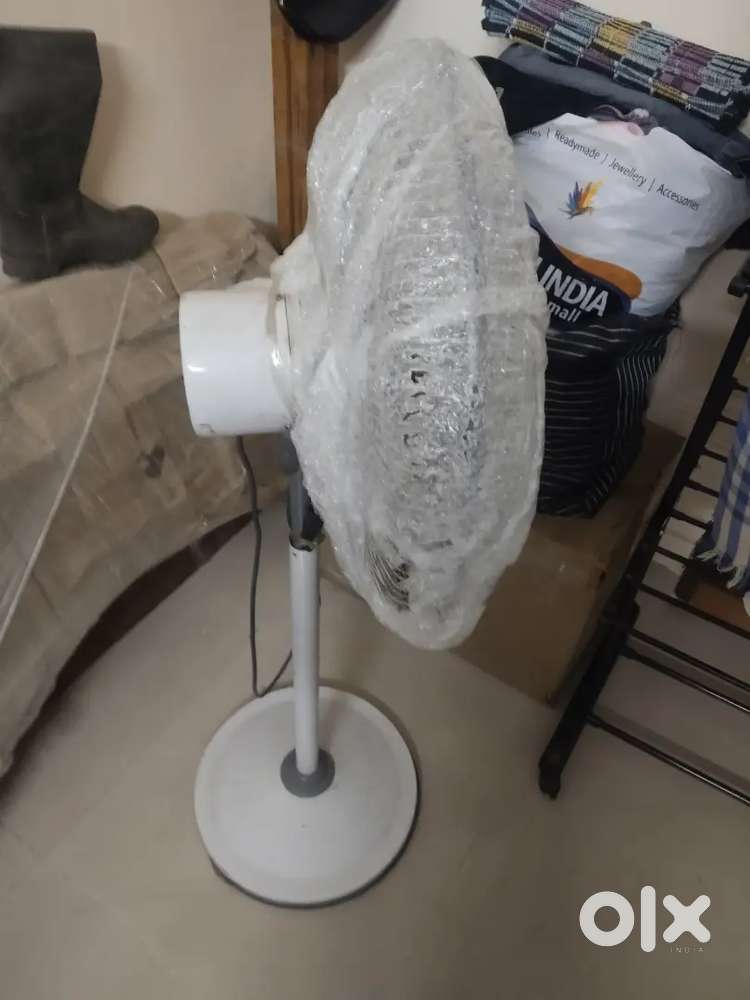 BAJAJ Heavy duty pedastal Fan