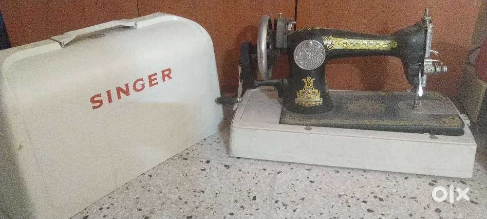 Singer Antique sewing machine