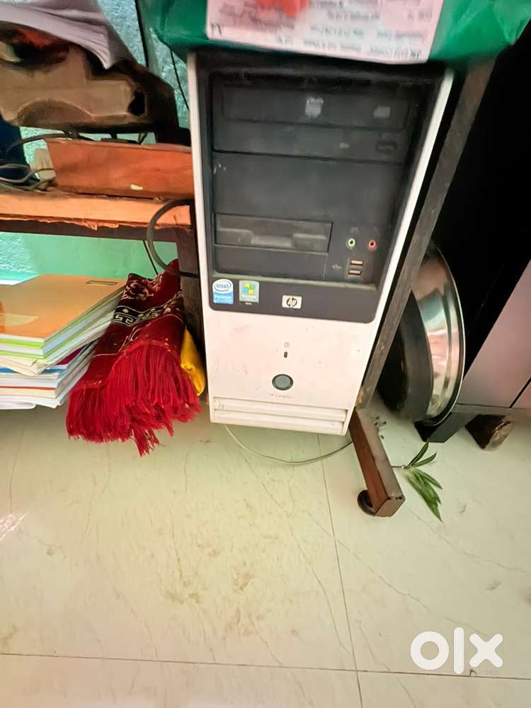 Computer : Monitor, keyboard and UPS