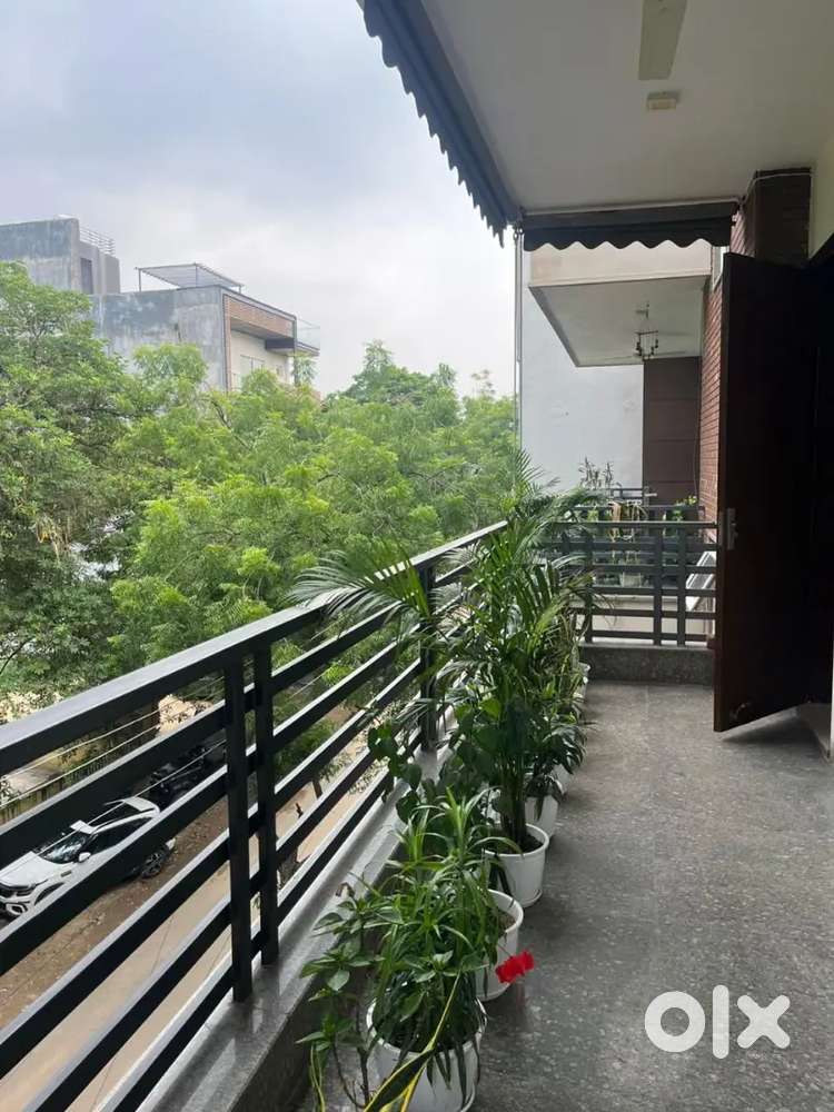 3 BHK new Ultra luxury floor available in Uttam Nagar