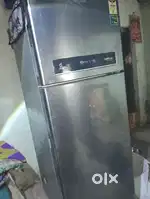 Refrigerator with double door