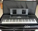Yamaha PSR 383 - 1 week old, feels brand new + premium cover.