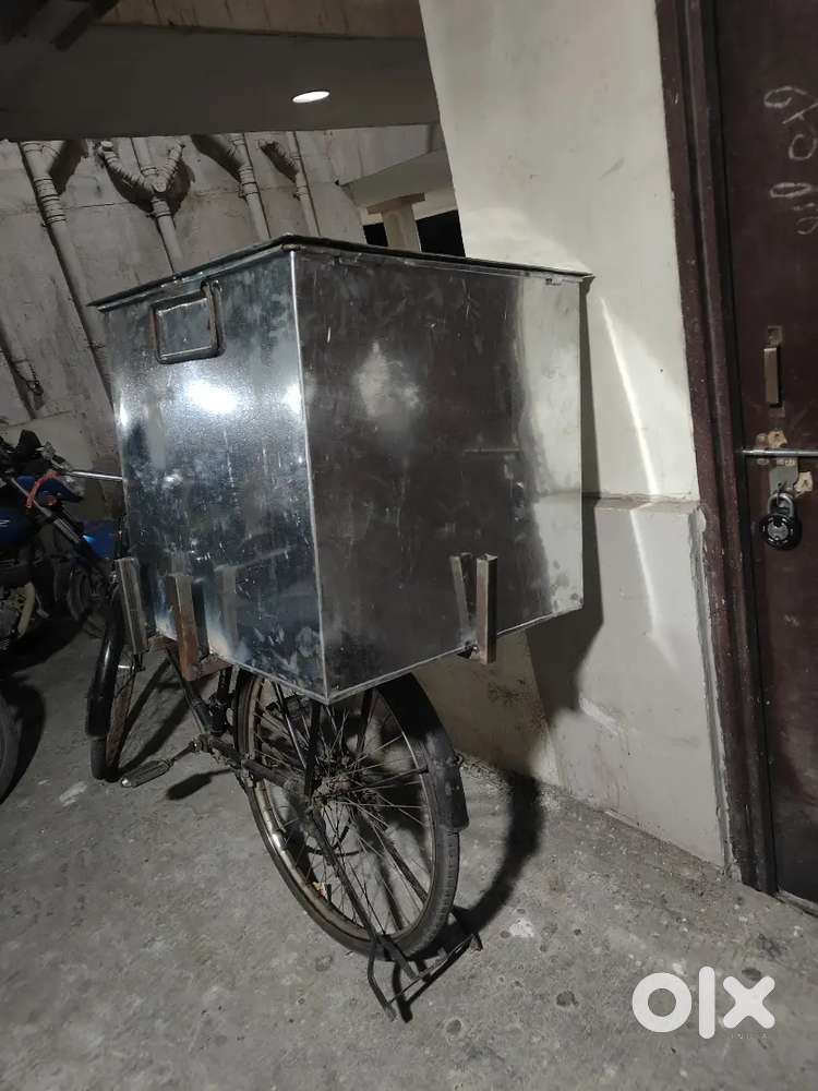 Heavy duty cycle with metal bag