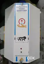 Automatic hand sanitizer
