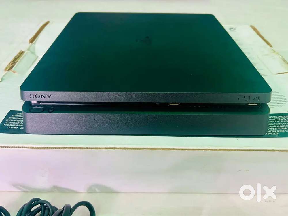 PS4 Slim, 1TB Excellent Condition