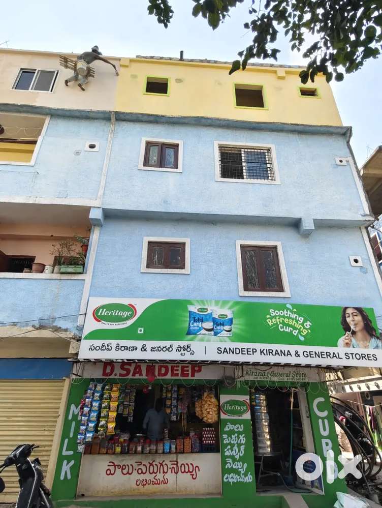 Commercial shutter and 1 attached room clear title spot registration