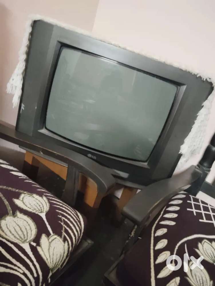 Old LG TV for sale working fine