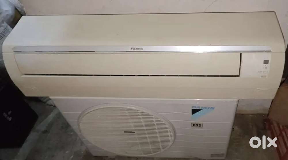Daikin 2 ton AC