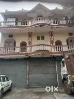 Room kiraye par dena hai main road se lga hua