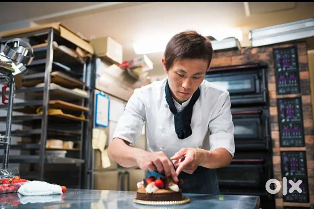 We are looking for senior commi 1 for making cake and bakery tasks ¹