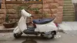 Vespa VLX150.