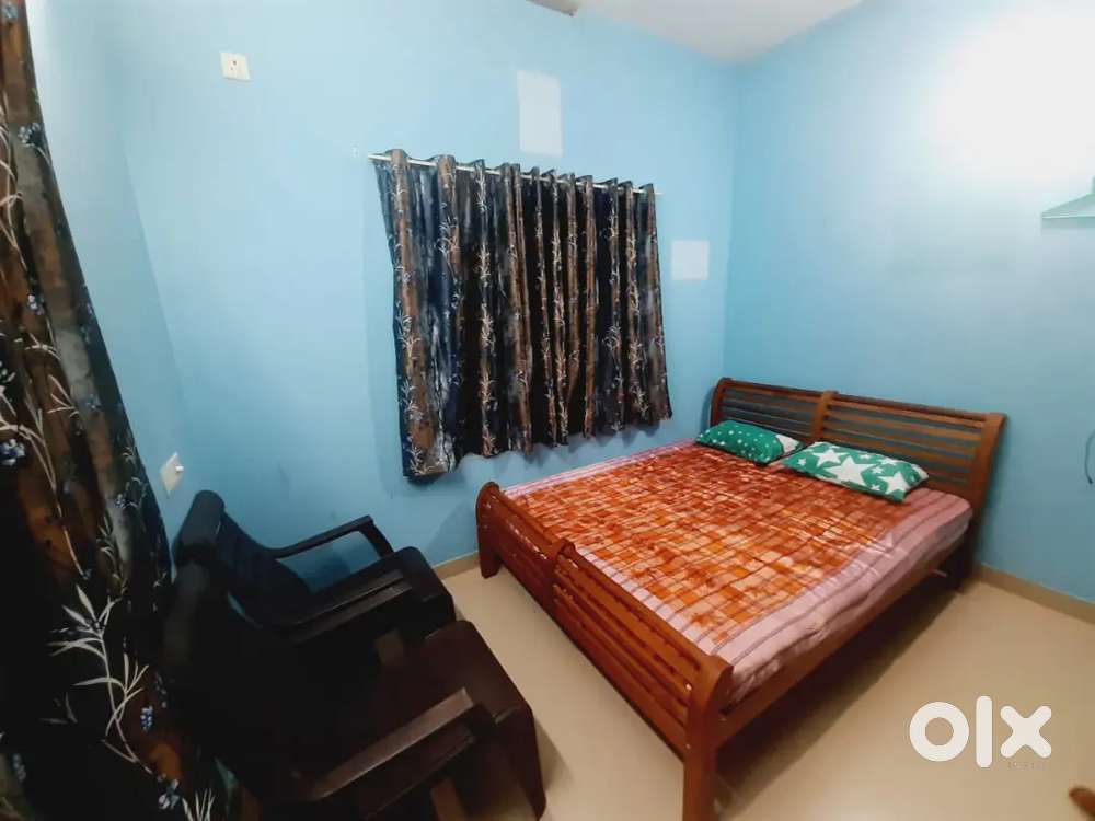 Pg and single room for girls near kazhkkuttam