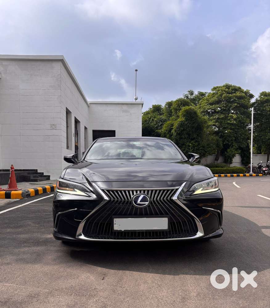 Lexus ES 300h Luxury, 2019, CNG & Hybrids