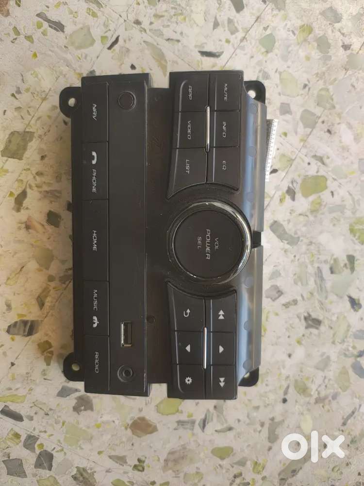Mahindra XUV 500 Original Music Player