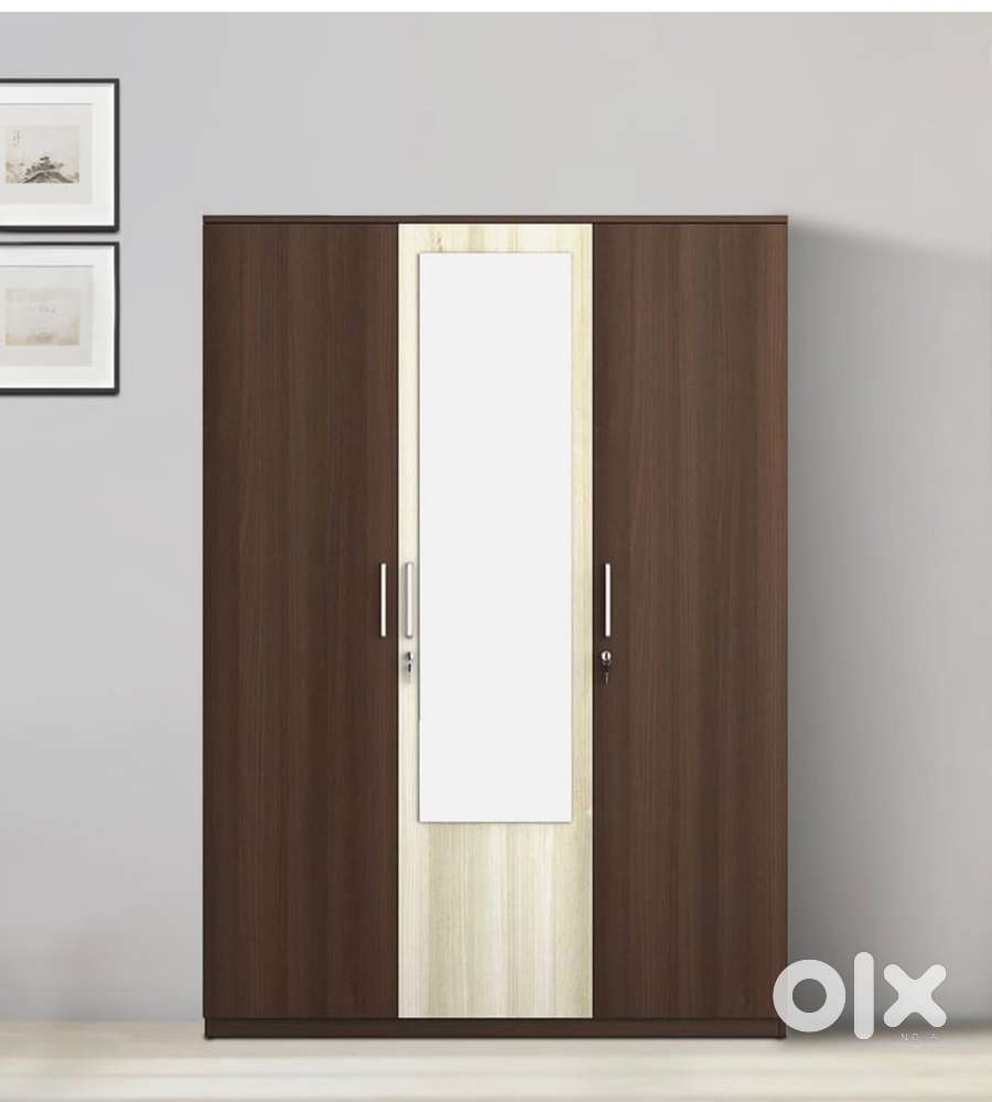 Selling a 3 door wardrobe in good condition