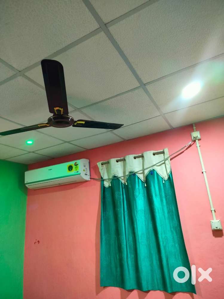 Roommate required student and job holder only