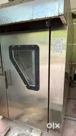 Commercial oven