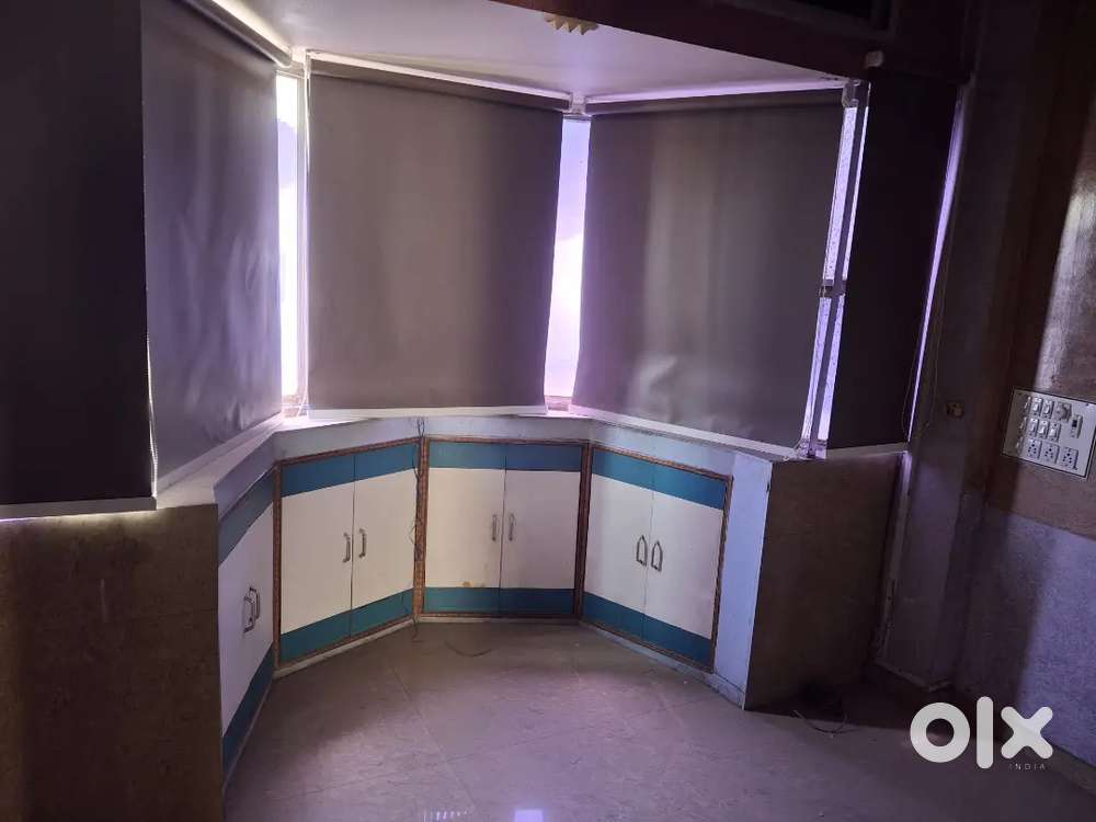 This shop can use for office.