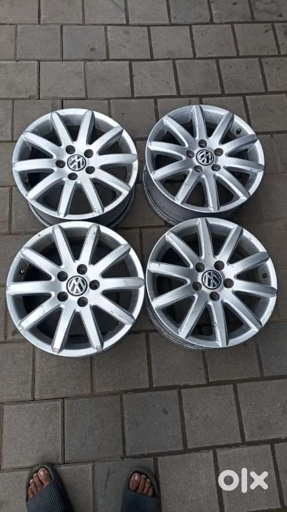 I want to sell VOLKSWAGEN Jetta  alloy wheels .