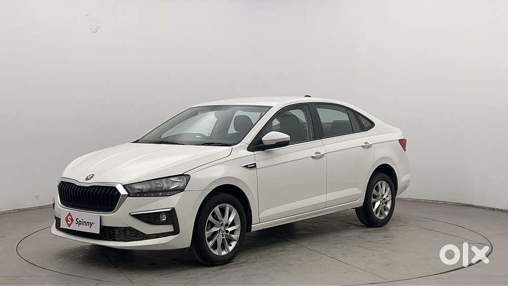 Skoda Slavia Ambition 1.0L TSI MT, 2022, Petrol