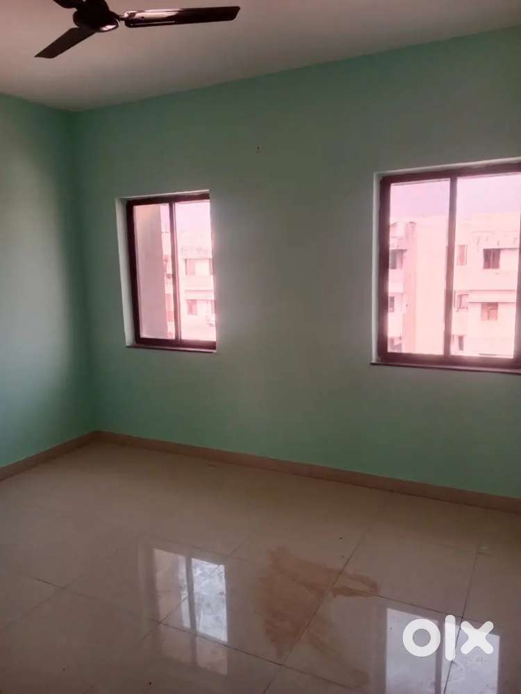 2bhk semi furnished flat available for rent in Avanti vihar